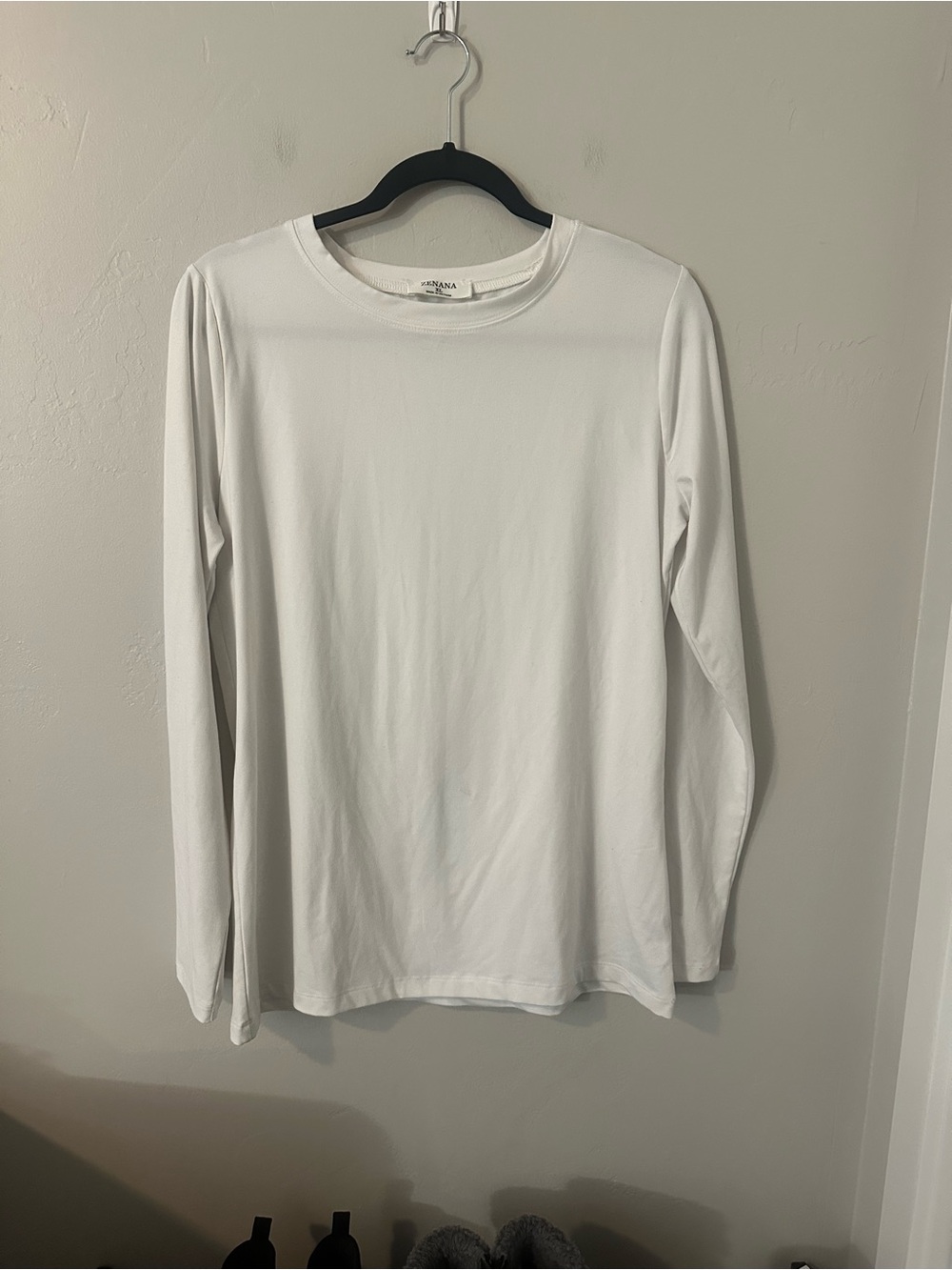 Zenana Outfitters White Long Sleeve Crew Tee